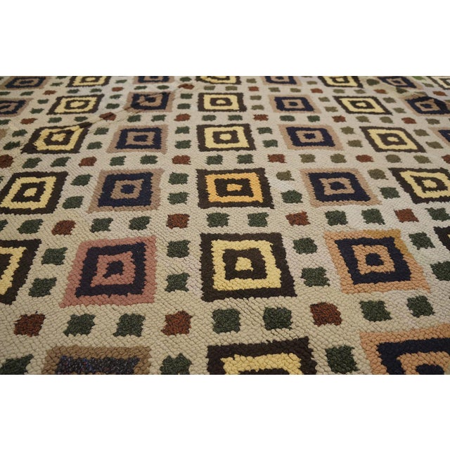 1960s Gray Diamond Vintage American Hooked Rug 5' 11" X 8' 6" Handknotted Wool Carpet For Sale - Image 14 of 18