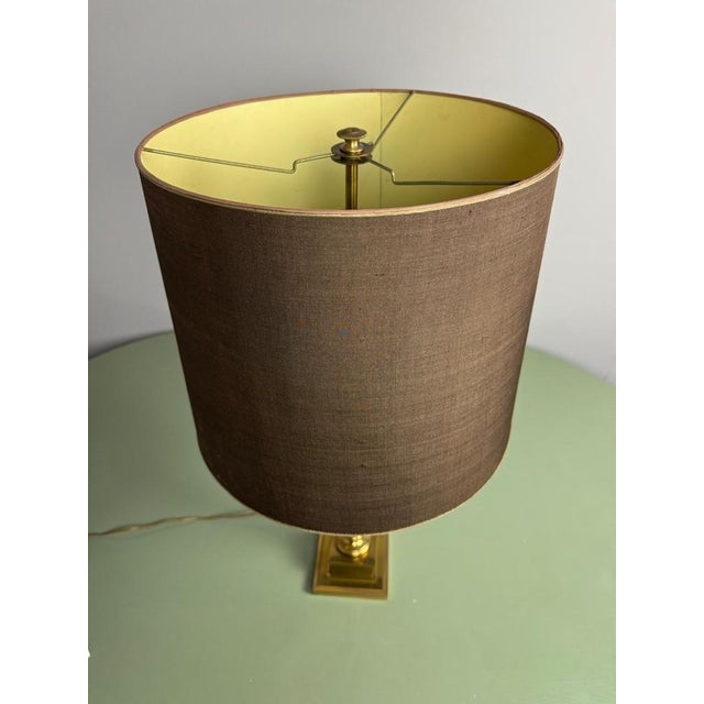 Hollywood Regency Brass Column Table Lamp attributed to Maison Jansen France, 1970s For Sale - Image 12 of 15