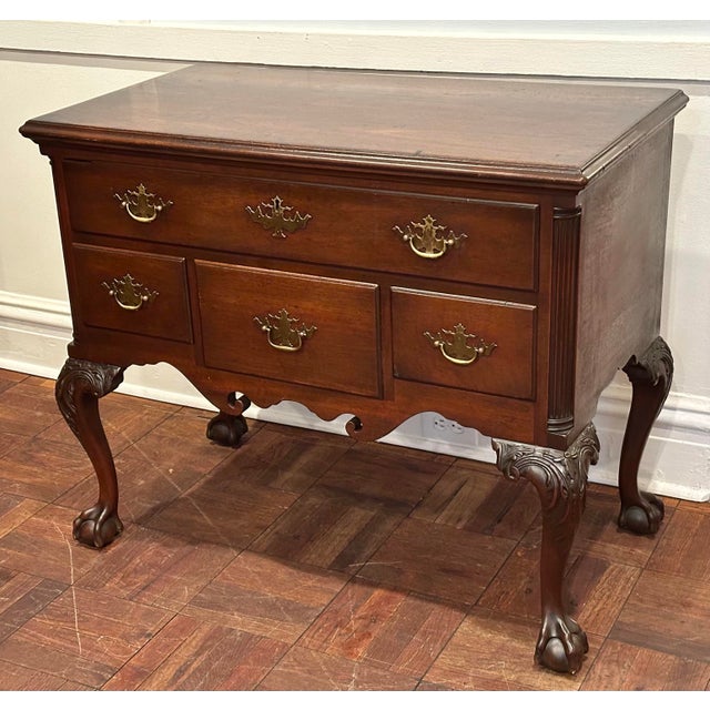 American Kittinger Williamsburg Mahogany Queen Anne Lowboy With Ball & Claw Feet For Sale - Image 3 of 10
