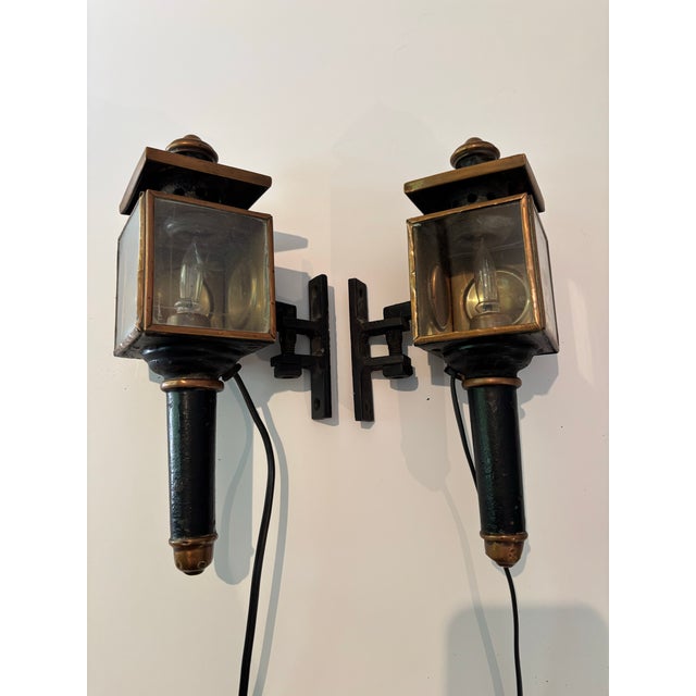 English Pair of 2 Late 19th Century Small Carriage Lanterns For Sale - Image 3 of 5