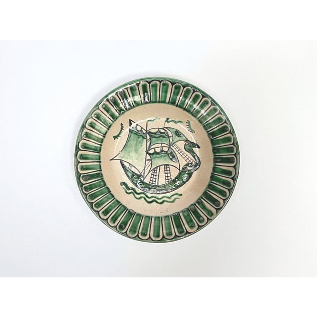 Ceramic Vietri Plates in Green with Fish and Caravels from Avallone Ceramics Factory, 1930s, Set of 4 For Sale - Image 7 of 15