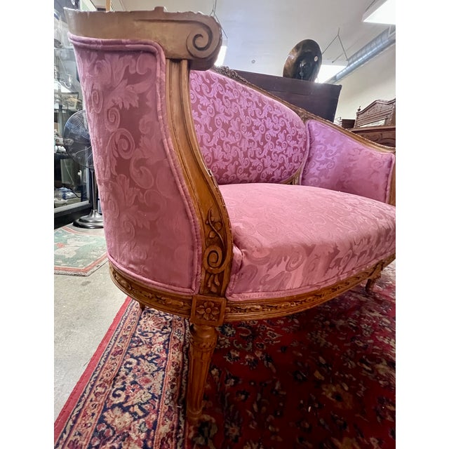 French 1900-1909 Turn of the Century French Walnut Settee Mauve Rose For Sale - Image 3 of 7