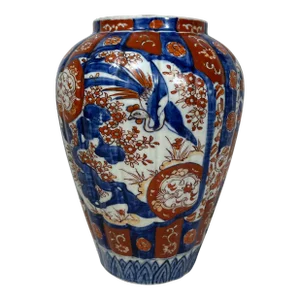 Large Antique 19th Century Fluted Imari Vase Decorated With Colorful Birds Iand Floral Patterns - From England