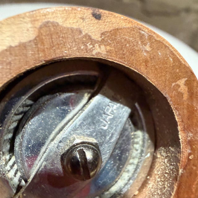 1950s Mid-Century Modern Set of Salt & Pepper Grinder From Japan Mid-Century Bull Nose For Sale - Image 10 of 10