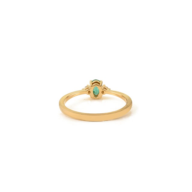 Metal 14k Yellow Gold Three Stone Ring Size 7 With Oval Cut Natural Emerald & Diamond For Sale - Image 7 of 13