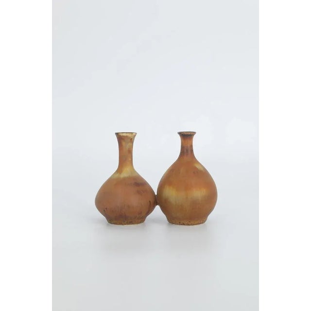 Mid-Century Modern Small Mid-Century Scandinavian Modern Collectible Double Brown Stoneware Vases by Gunnar Borg for Höganäs Keramik, 1960s, Set of 2 For Sale - Image 3 of 8