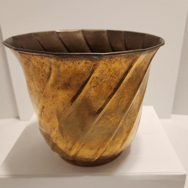 Mid-Century Modern Vintage Mid-Century Brass Swirl Planter/Wastebasket Made in India For Sale - Image 3 of 10