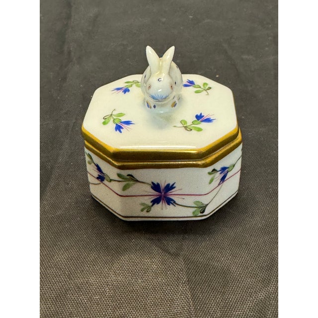 Herend Vintage Herend Blue Garland Bunny Rabbit Porcelain Hand Painted Trinket Box 6020 For Sale - Image 4 of 12