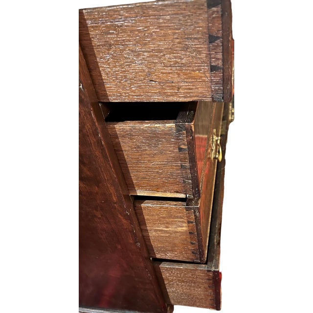 Wood 1780 George III Chest of Drawers on Bracket Feet With Brushing Slide & Secret Sovereign Drawer For Sale - Image 7 of 13