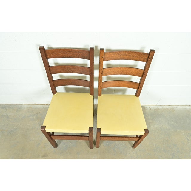 Early 20th Century Gustav Stickley Antique Mission Oak Arts & Crafts Ladder Back Dining Chairs, Pair For Sale - Image 5 of 13