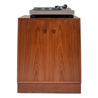 1970s Danish Teak Cabinet (In Style of Peter Hvidt) For Sale