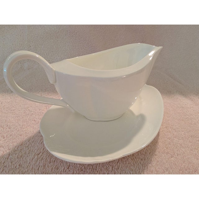 1980s Villeroy & Boch "Arco Weiss" Gravy Sauce Boat and Underplate For Sale In Washington DC - Image 6 of 18