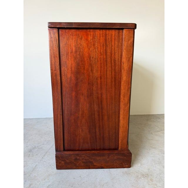 Brown Vintage Serpentine-Front Mahogany Three-Drawer Nightstand / Bachelor’s Chest For Sale - Image 8 of 12