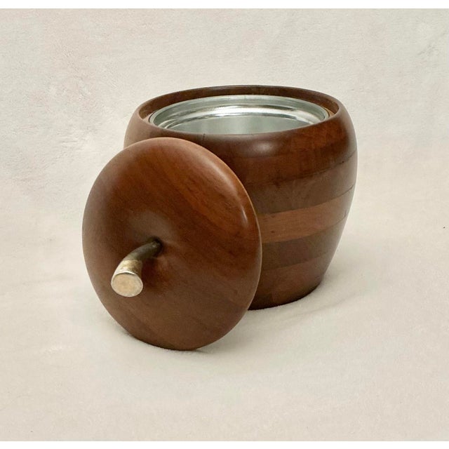 Circa 60s 70s vintage Quaker Solid American Walnut Mid Century Modern apple-shaped ice bucket, made from walnut with solid...