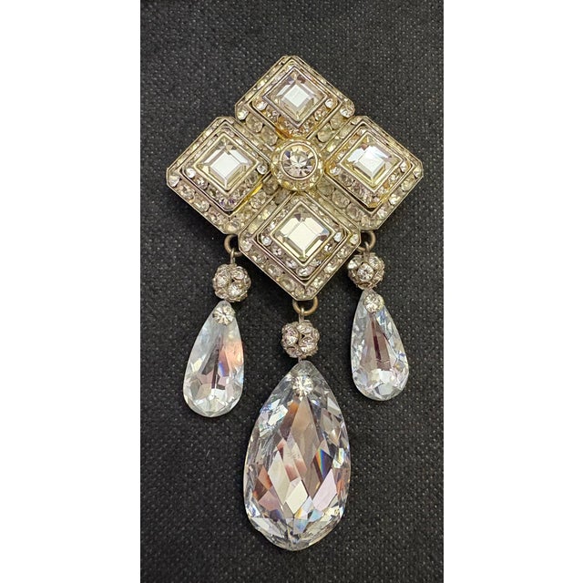 Silver Art Deco-Style Large Rhinestone Rhombus Statement Brooch Pin With a Silver-Tone Finish For Sale - Image 8 of 10