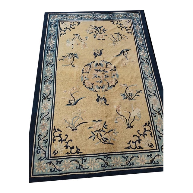 1900s Antique Chinese Peking Wool Pile Hand Knotted Floral Medallion Small Rug For Sale