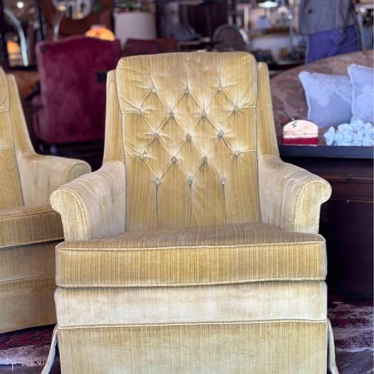 1960s Pair of Mid Century Chartreuse Green Cotton Velvet Swivel Arm Chairs With Tufted Seat Backs For Sale In Saint Louis - Image 6 of 10