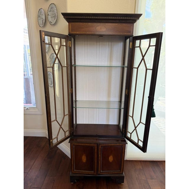 Hepplewhite Hekman Copley Place Hepplewhite Style Mahogany Curio Cabinet For Sale - Image 3 of 7