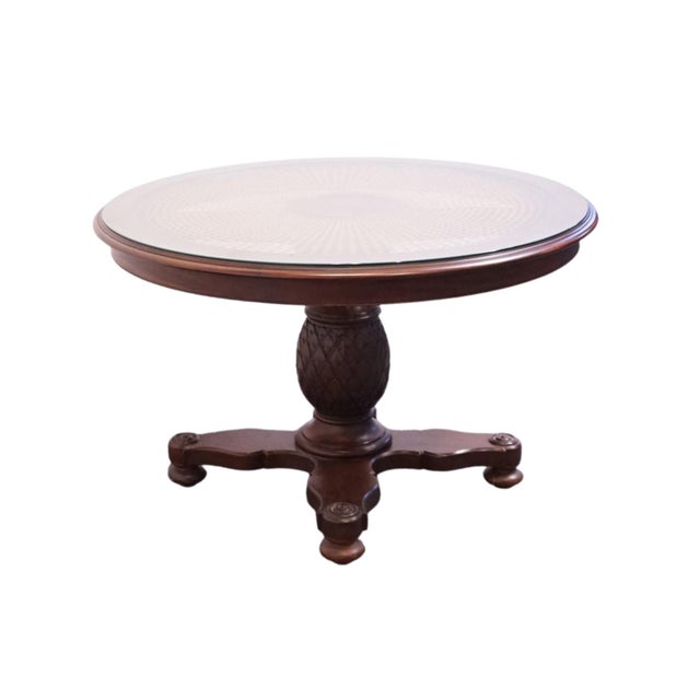 ETHAN ALLEN British Classics Collection Early American Traditional 48" Round Pedestal Caned Top Dining Table w. Pineapple...