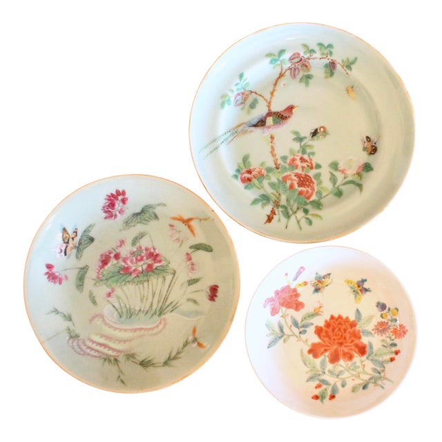 Trio of Rose Canton Chinese Export Porcelain Plates For Sale