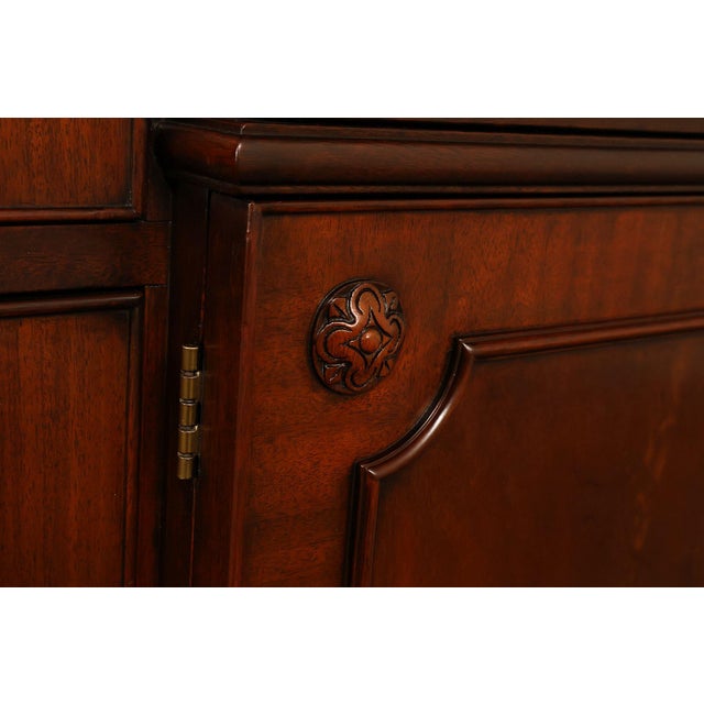 Henkel Harris Chippendale Style Mahogany China Cabinet Breakfront For Sale - Image 12 of 18