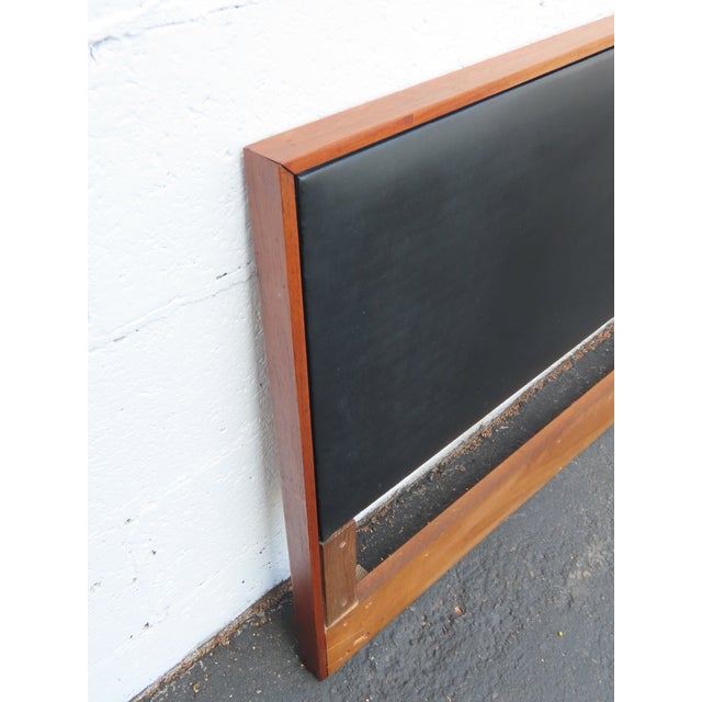 Knoll Mid Century Modern King Size Upholstered Headboard 6598 For Sale - Image 10 of 17