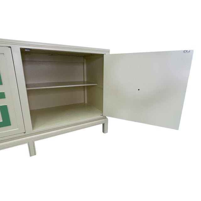 James Mont Style Lacquered Credenza in Cream & Mint Green, Hollywood Regency, 1960s (Attributed) For Sale - Image 13 of 16