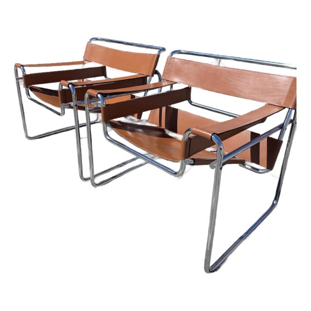 Iconic Knoll Wassily Leather Lounge Chairs by Marcel Breuer a Pair For Sale
