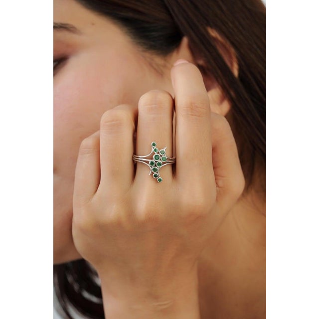 Green Artistic Abstract Vibrant Emerald Bubble Ring in 925 Sterling Silver, Size 7 For Sale - Image 8 of 12