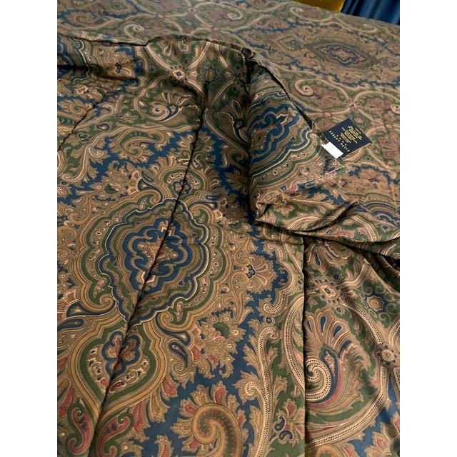 Ralph Lauren Ralph Lauren Queen Reversible Comforter and Pillow Shams, Brianna Paisley Vintage Excellent "Mint" Condition For Sale - Image 4 of 8
