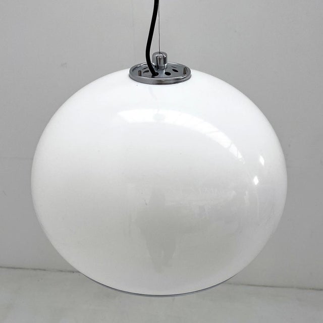 White Bud Pendant Lamp by Studio 6G for Guzzini, 1970s For Sale - Image 4 of 7