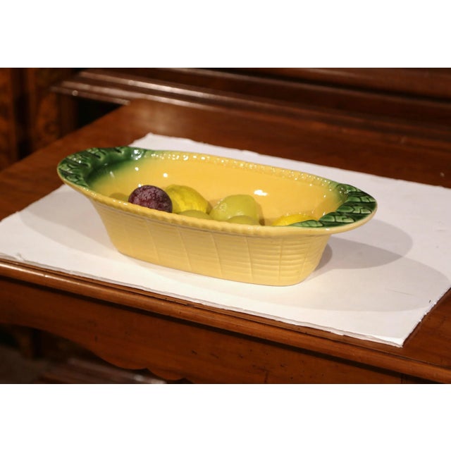 French Early 20th Century French Majolica Barbotine Yellow and Green Serving Dish For Sale - Image 3 of 9