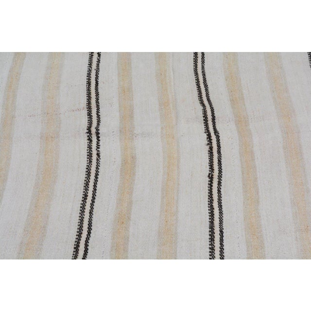 Turkish Vintage Turkish Flatweave Hemp Rug, 4'9''x6' For Sale - Image 3 of 4