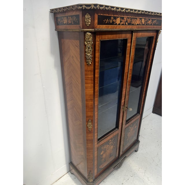 19th Century Napoleon III Display Cabinet in Veneer and Marquetry For Sale - Image 14 of 18
