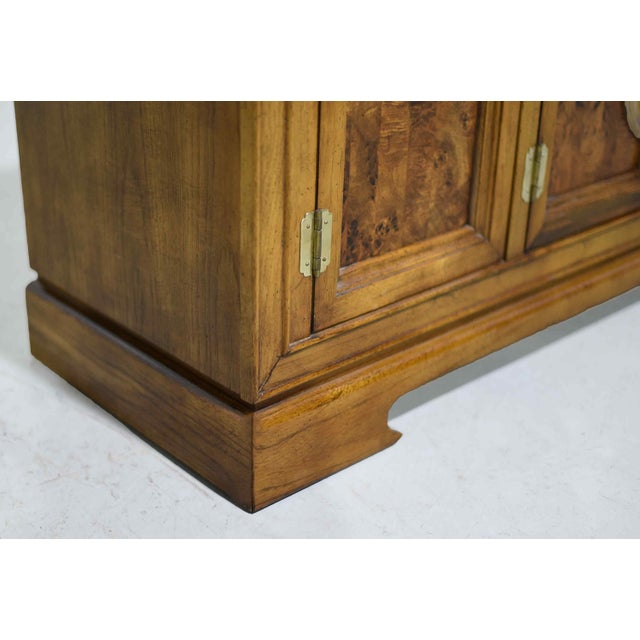 1970s Chin Hua Burl Front Buffet Sideboard by Bernhardt For Sale - Image 11 of 15