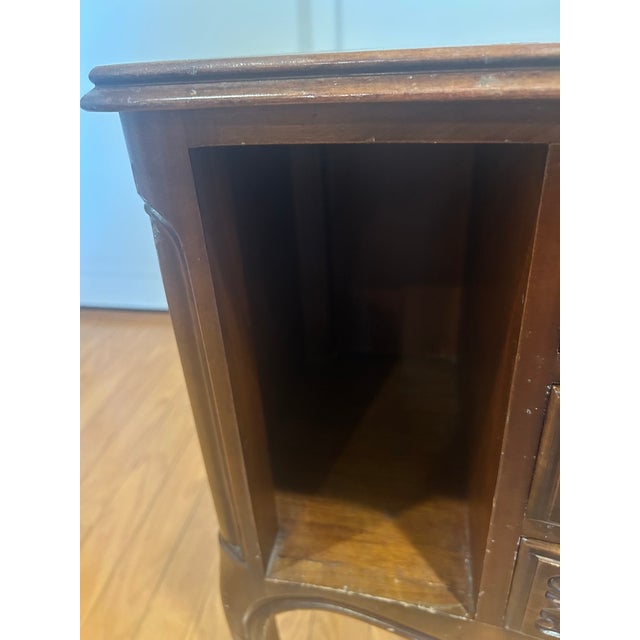 French Provincial Antique Style Medium -Brown French Provincial Table Night Stand For Sale - Image 3 of 7