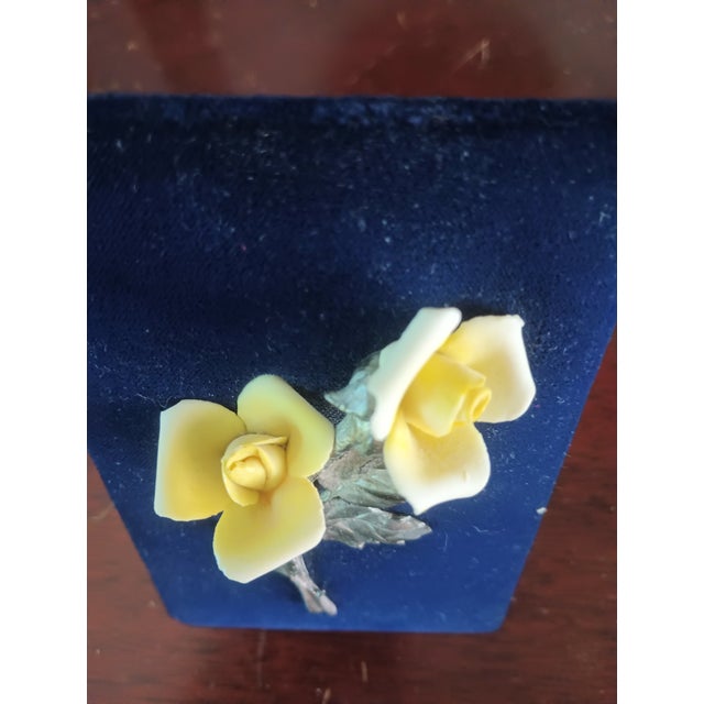 Traditional 1970 Vintage Capodimonte Porcelain Yellow Roses With Bronze Metal Stems and Leaves For Sale - Image 3 of 8