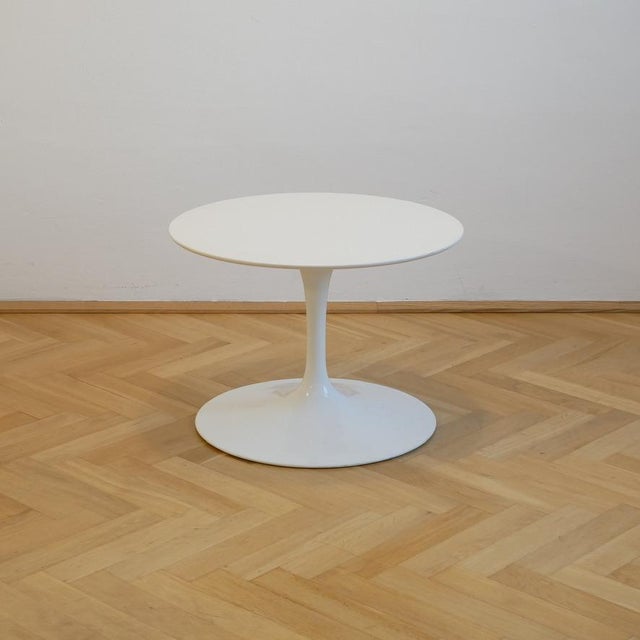 White Vintage Tulip Coffee Table in White by Eero Saarinen for Knoll International, 1960s For Sale - Image 8 of 8