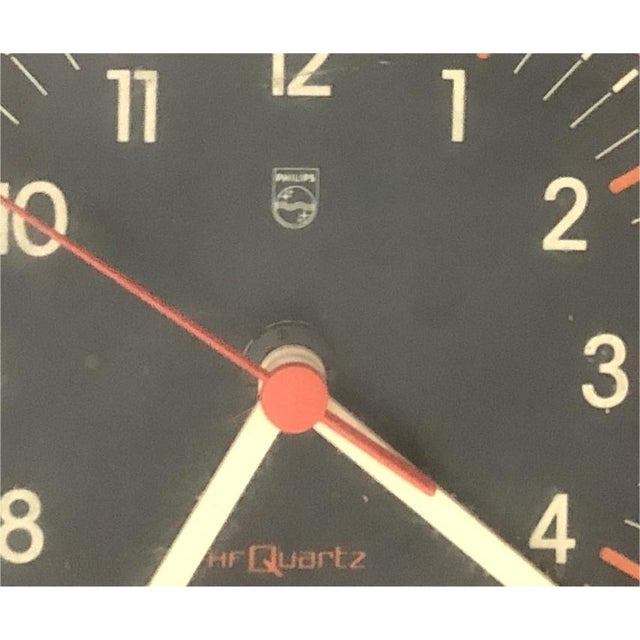 Philips Vintage HF Quartz Wall Clock from Philips, 1970s For Sale - Image 4 of 7