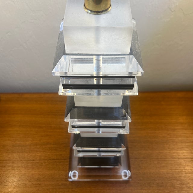 Transparent 1970s Karl Springer Stacked Lucite Table Lamp For Sale - Image 8 of 10