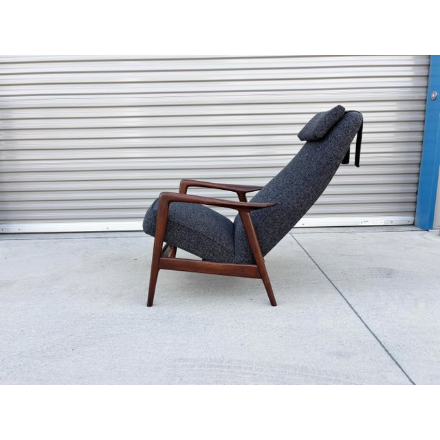Mid Century Walnut Recliner Lounge Chair & Ottoman Attributed to Alf Svensson for Dux For Sale - Image 11 of 15
