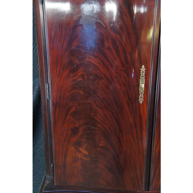 1990s Thomasville 18th Century Flame Mahogany Bow Front Clothing Armoire Linen Press For Sale - Image 10 of 16