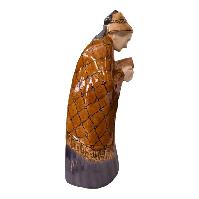 1930s Ceramic Churchgoer by Franz Schleiss for Vereinigte Wiener und Gmundner Keramik, 1918 For Sale - Image 5 of 6