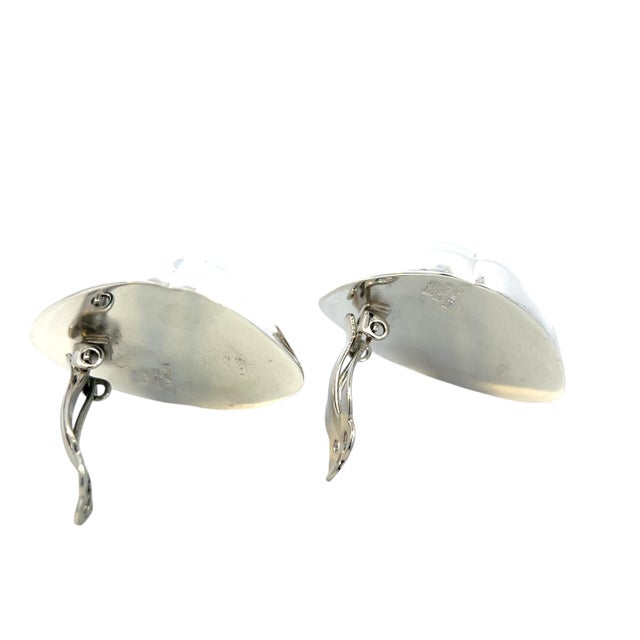 1990s Pair of Tiffany & Co Estate XL Puffed Clip-on Earrings Sterling Silver For Sale In New York - Image 6 of 18