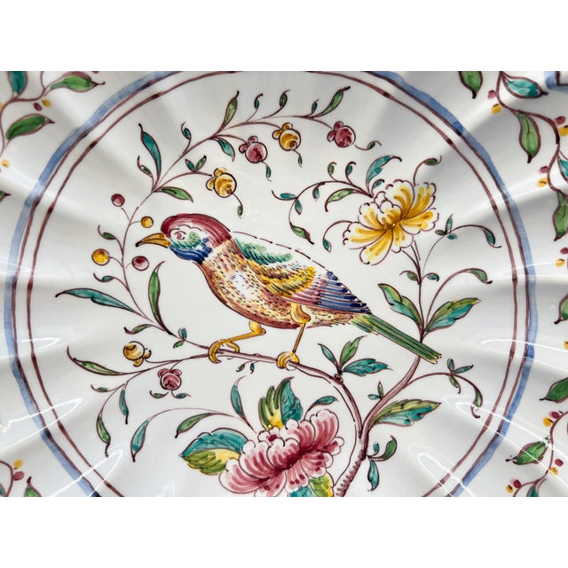 Vintage Outeiro Águeda Portuguese Hand-Painted Bird of Paradise Scalloped Bowl – French Country, Folk Art For Sale - Image 9 of 13