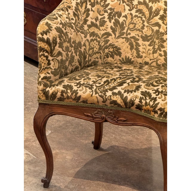 1920s Pair of French Louis XV Style Canapé Settees For Sale - Image 4 of 10