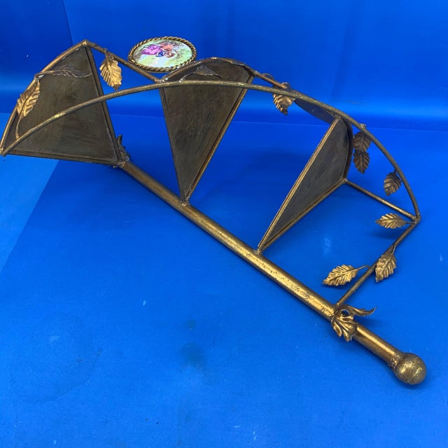 Victorian Pair of Gilded Metal Spiral Staircase Wall-Mounted Shelves - 1970's For Sale - Image 3 of 12