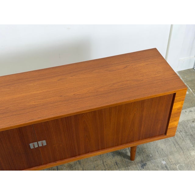 Brown 1960s Hans J Wegner "President" Credenza - Mid Century Danish Modern Teak Tambour Door Cabinet For Sale - Image 8 of 12