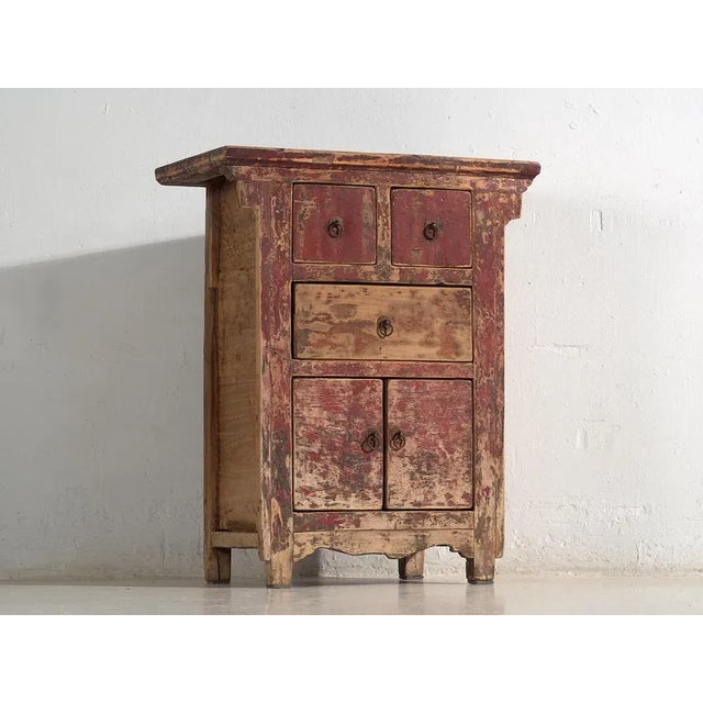 Antique oriental cabinet with red patina (c.1900) Dimensions: Width: 70 cm Depth: 40 cm Height: 85 cm Style: Qing...