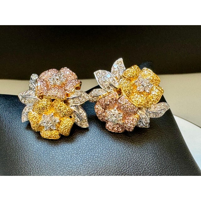 4.4 Ct Natural Fancy Color Diamond Flower Earrings in 18 Kt Multi Color Gold For Sale - Image 4 of 8